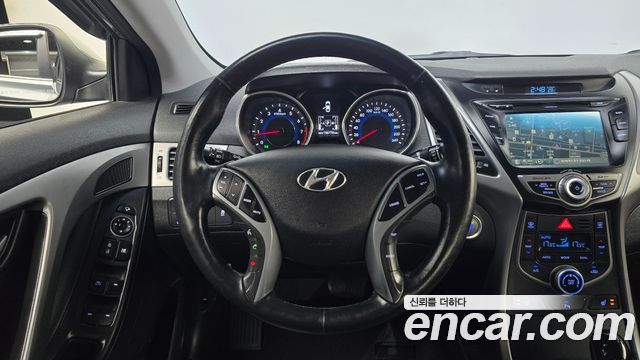 Hyundai AVANTE 2016 — photo 13