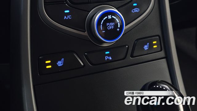 Hyundai AVANTE 2016 — photo 17