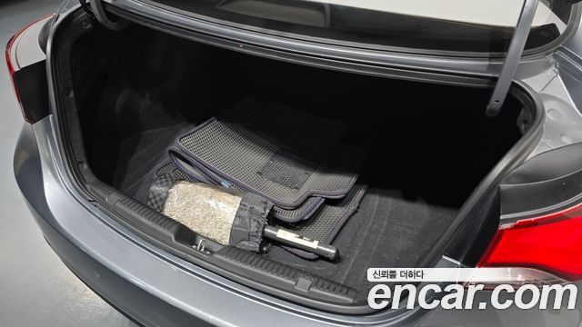 Hyundai AVANTE 2016 — photo 19