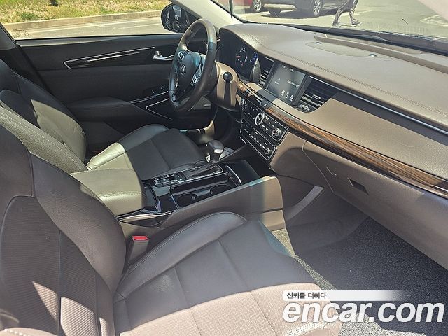 Kia K7 2019 — photo 12