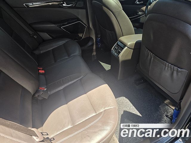 Kia K7 2019 — photo 13