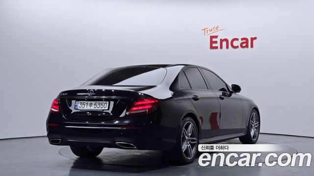 Mercedes-Benz E-Class 2019 — photo 2