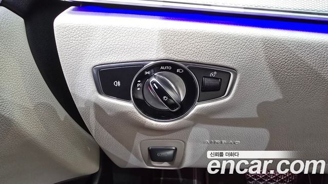 Mercedes-Benz E-Class 2019 — photo 17