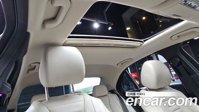 Mercedes-Benz E-Class 2019 — photo 19