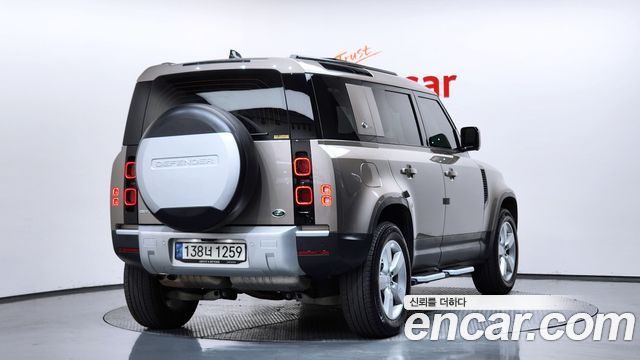 Land Rover Defender 2023 — photo 2