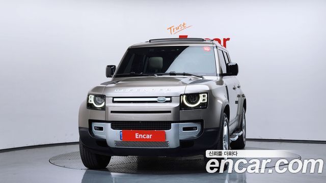 Land Rover Defender 2023 — photo 3