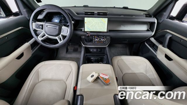 Land Rover Defender 2023 — photo 10
