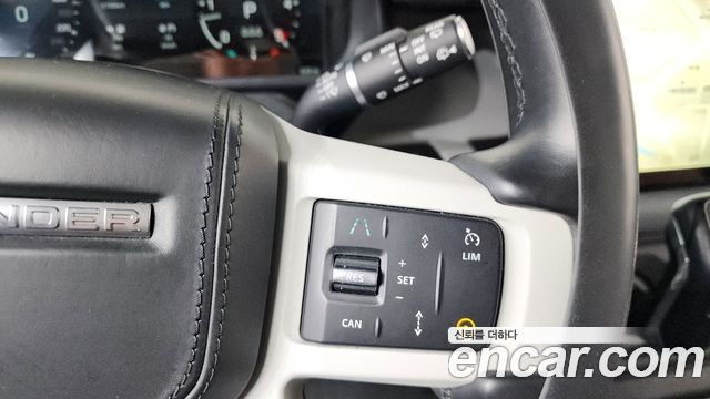 Land Rover Defender 2023 — photo 23