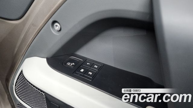 Land Rover Defender 2023 — photo 39