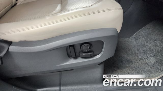 Land Rover Defender 2023 — photo 41