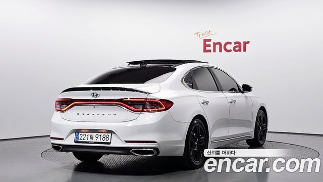 Hyundai Grandeur 2017 — photo 2