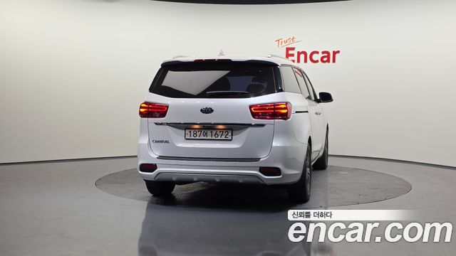 Kia Canival 2020 — photo 4