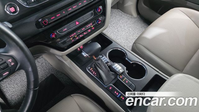 Kia Canival 2020 — photo 12
