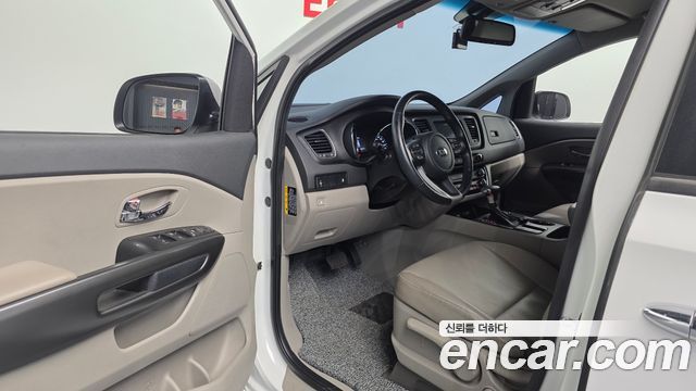 Kia Canival 2020 — photo 13