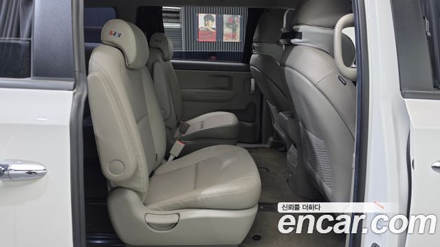 Kia Canival 2020 — photo 17