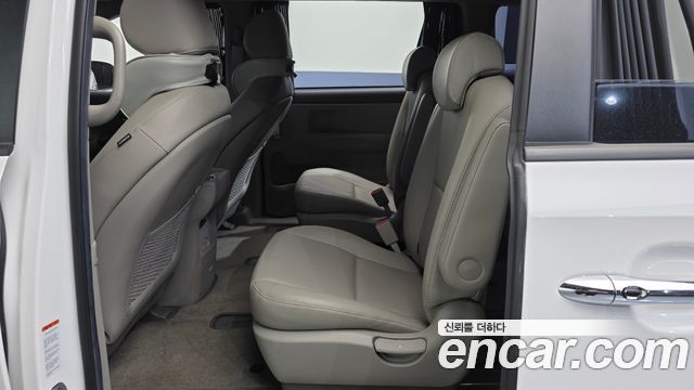 Kia Canival 2020 — photo 18