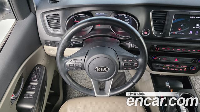 Kia Canival 2020 — photo 20