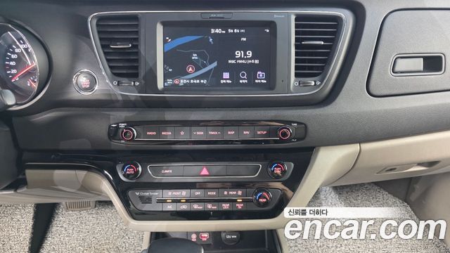 Kia Canival 2020 — photo 21