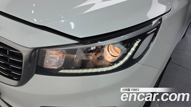 Kia Canival 2020 — photo 8