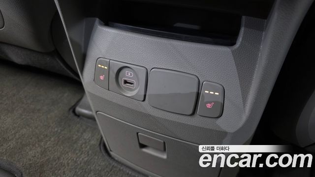 Kia Canival 2020 — photo 32