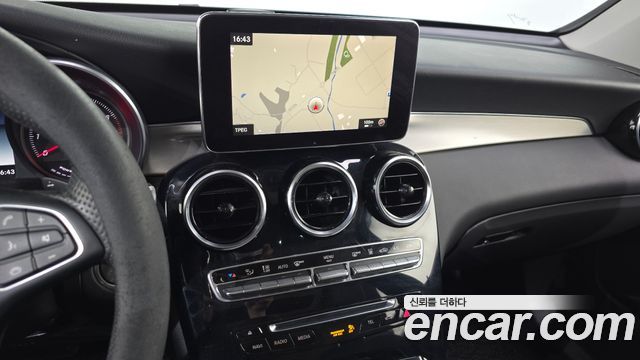 Mercedes-Benz GLC-Class 2019 — photo 18