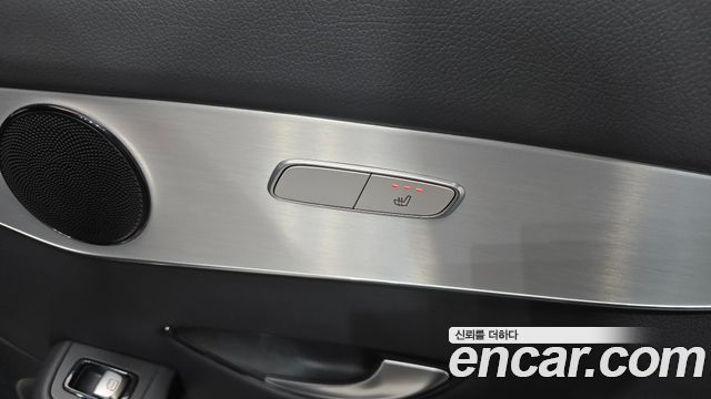 Mercedes-Benz GLC-Class 2019 — photo 23