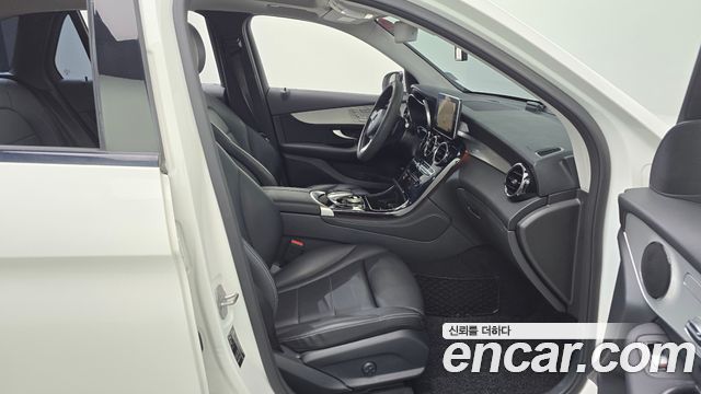 Mercedes-Benz GLC-Class 2019 — photo 16