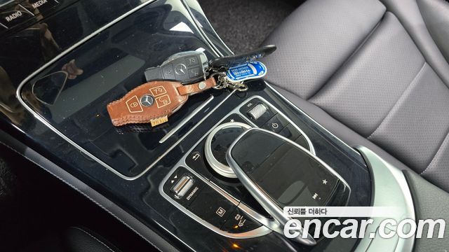 Mercedes-Benz GLC-Class 2019 — photo 31