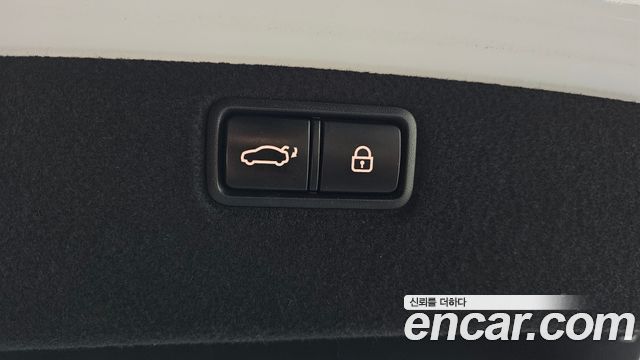 Genesis G80 2018 — photo 20