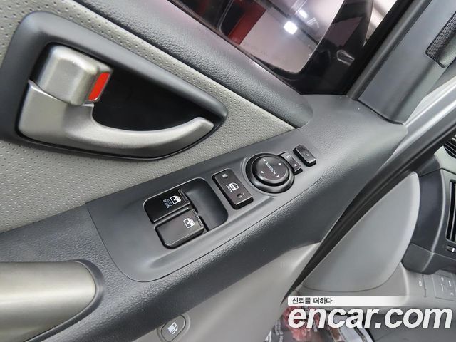 Hyundai Starex 2015 — photo 13
