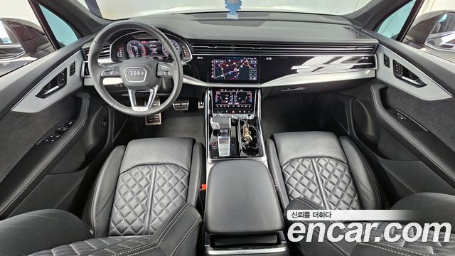 Audi Q7 2023 — photo 10