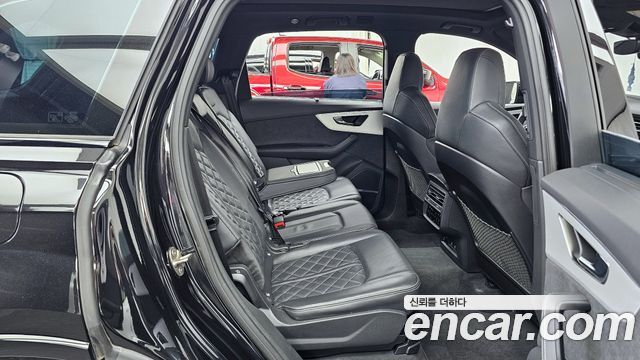 Audi Q7 2023 — photo 18