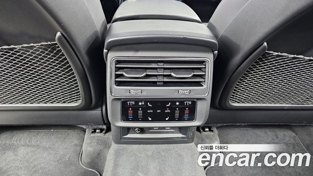 Audi Q7 2023 — photo 25