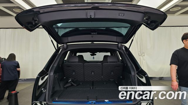 Audi Q7 2023 — photo 26