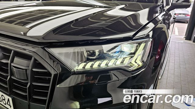Audi Q7 2023 — photo 8