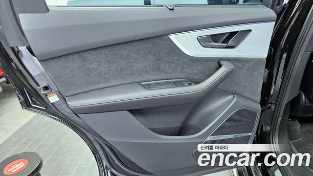 Audi Q7 2023 — photo 15
