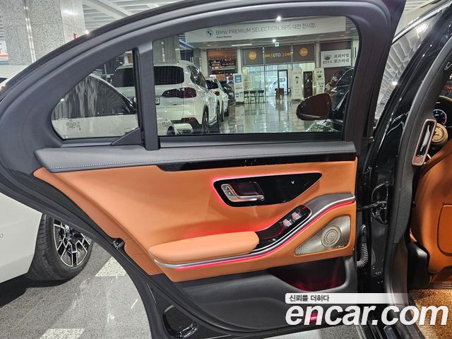 Mercedes-Benz S-Class 2022 — photo 18