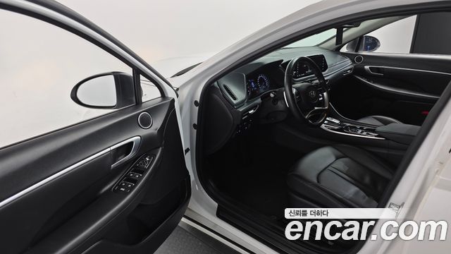 Hyundai Sonata 2021 — photo 11