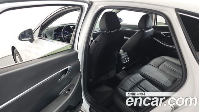 Hyundai Sonata 2021 — photo 17