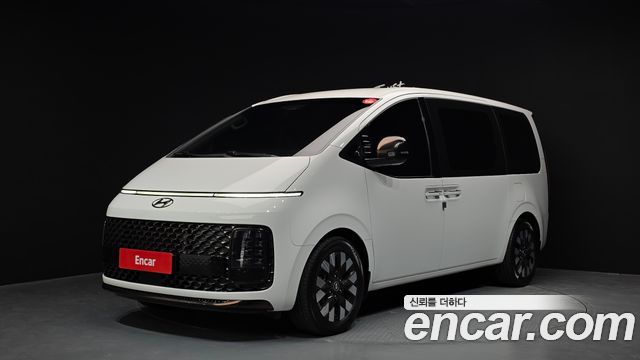 Hyundai Staria 2022 — photo 1