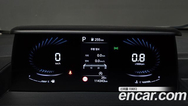Hyundai Staria 2022 — photo 8