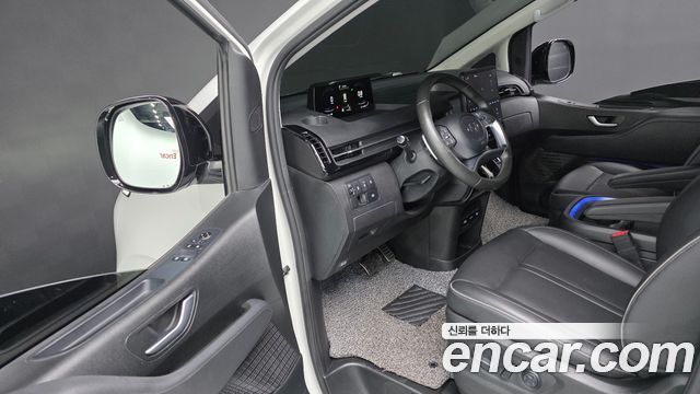 Hyundai Staria 2022 — photo 11