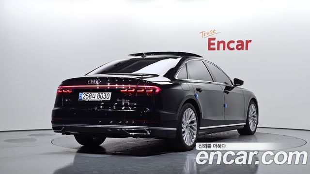 Audi A8 2021 — photo 2