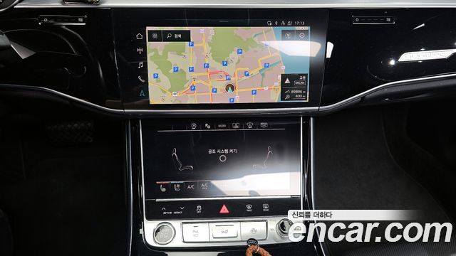 Audi A8 2021 — photo 20