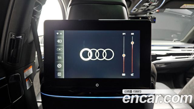 Audi A8 2021 — photo 24