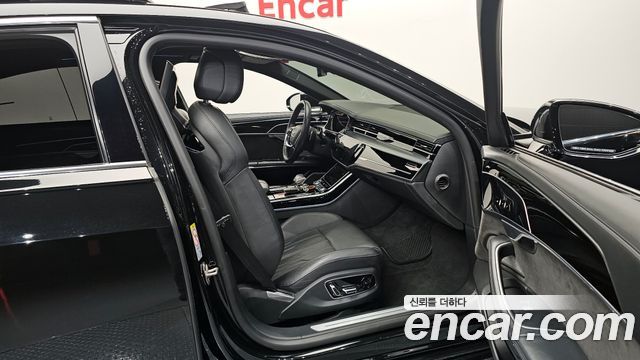 Audi A8 2021 — photo 16