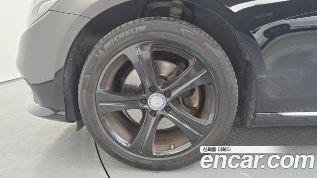 Mercedes-Benz E-Class 2017 — photo 5