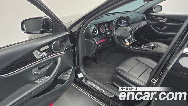 Mercedes-Benz E-Class 2017 — photo 10
