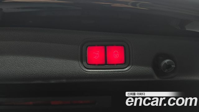 Mercedes-Benz E-Class 2017 — photo 20