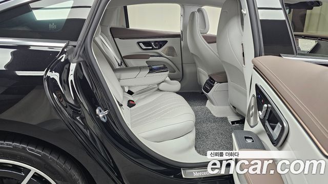Mercedes-Benz EQS 2022 — photo 18